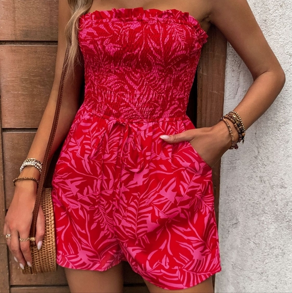 Island Vibes Smocked Romper - Picture 4 of 9